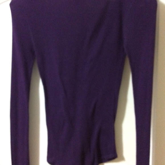 Lucky Henley top medium - Picture 3 of 3